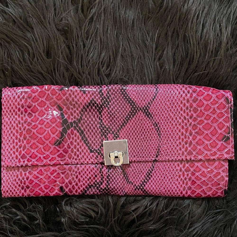 Brand new “snake skin” red & black